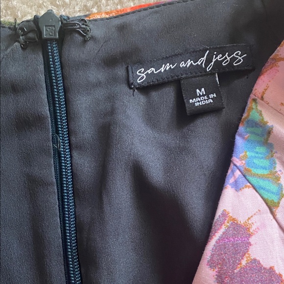 Sam and Jess size medium romper. Lined back zipper - Picture 2 of 7